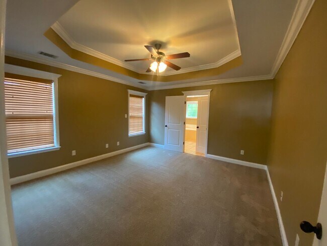 Building Photo - 4301 Kenilworth Cir