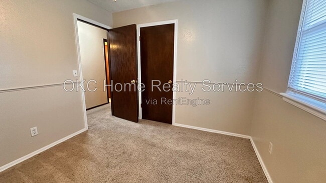 Building Photo - 8833 Cedar Ln