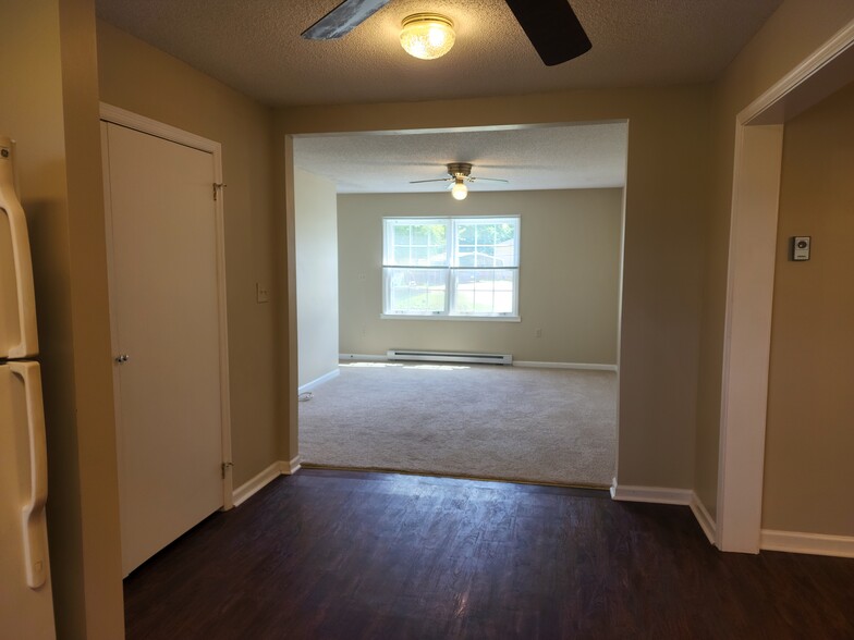 Building Photo - 6067 W Donnagail Dr