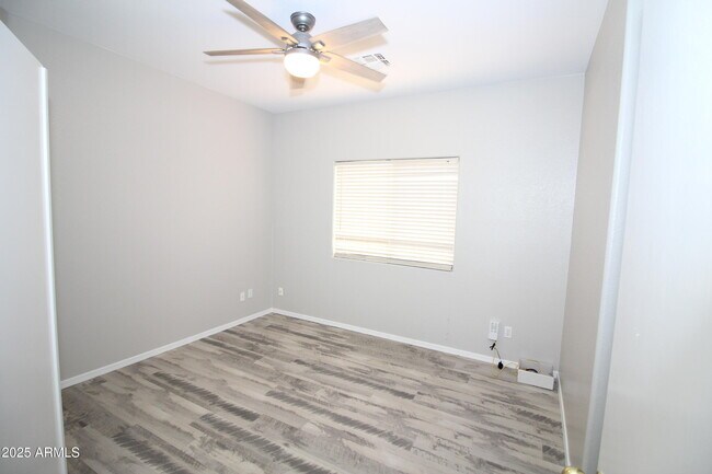 Building Photo - 8166 W Rose Garden Ln