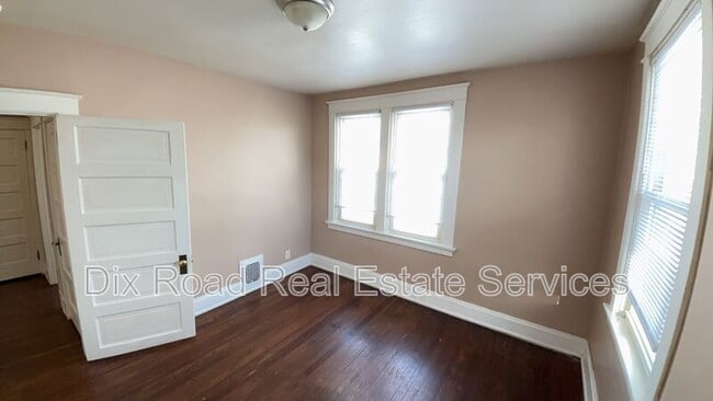 Building Photo - 4763 Dale Ave