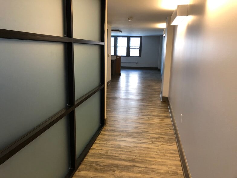 Building Photo - 3535 Broadway Blvd