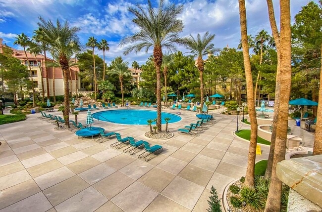 Building Photo - "Chic Las Vegas Condo Oasis: 1-Bedroom Gem with Granite Touch - 692 Sq Ft of Style!"
