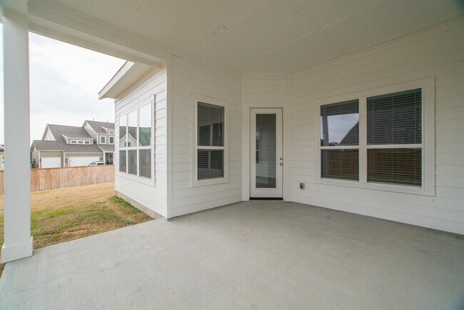 Building Photo - 2344 Goldenglade Dr