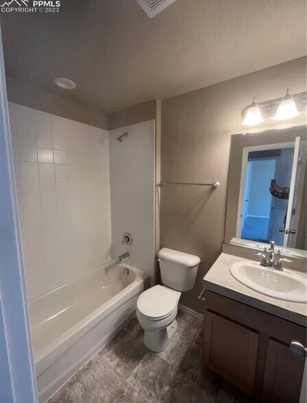 Building Photo - 3623 Vineyard Cir