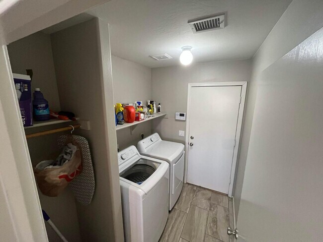 Building Photo - 11669 W Pine Mountain Ct