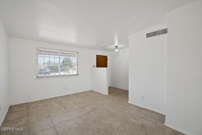 Building Photo - 481 Rio Arriba Dr