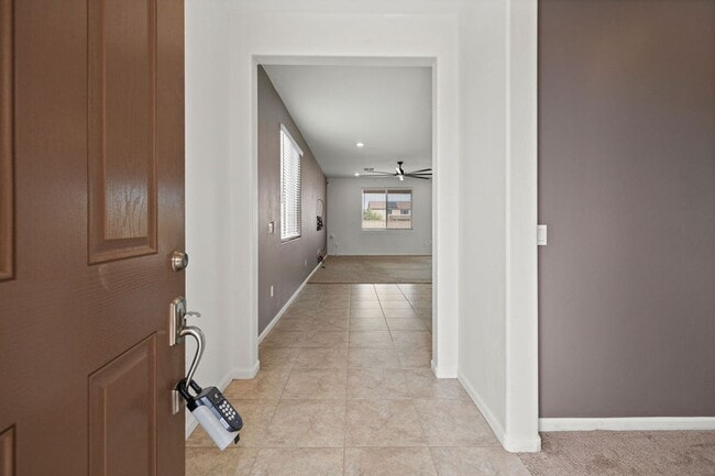 Building Photo - Beautiful 3 Bedroom Home in La Estancia & ...