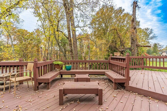 Building Photo - Charming 4 Bed SFH in Alexandria!