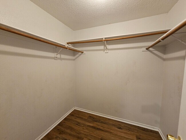 Building Photo - Incredible home available in Reserve At Hi...