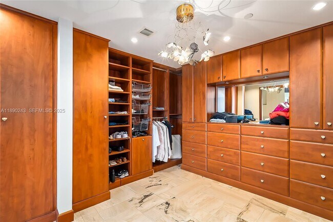 Building Photo - 2110 N Ocean Blvd