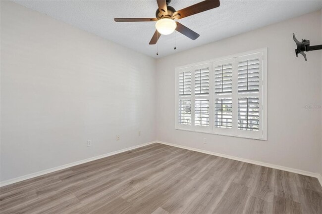 Building Photo - 11118 3rd Ave E