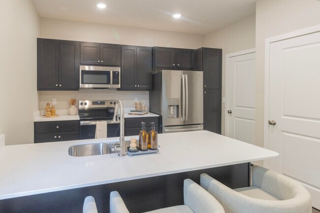 Building Photo - 2809 Emery Dr