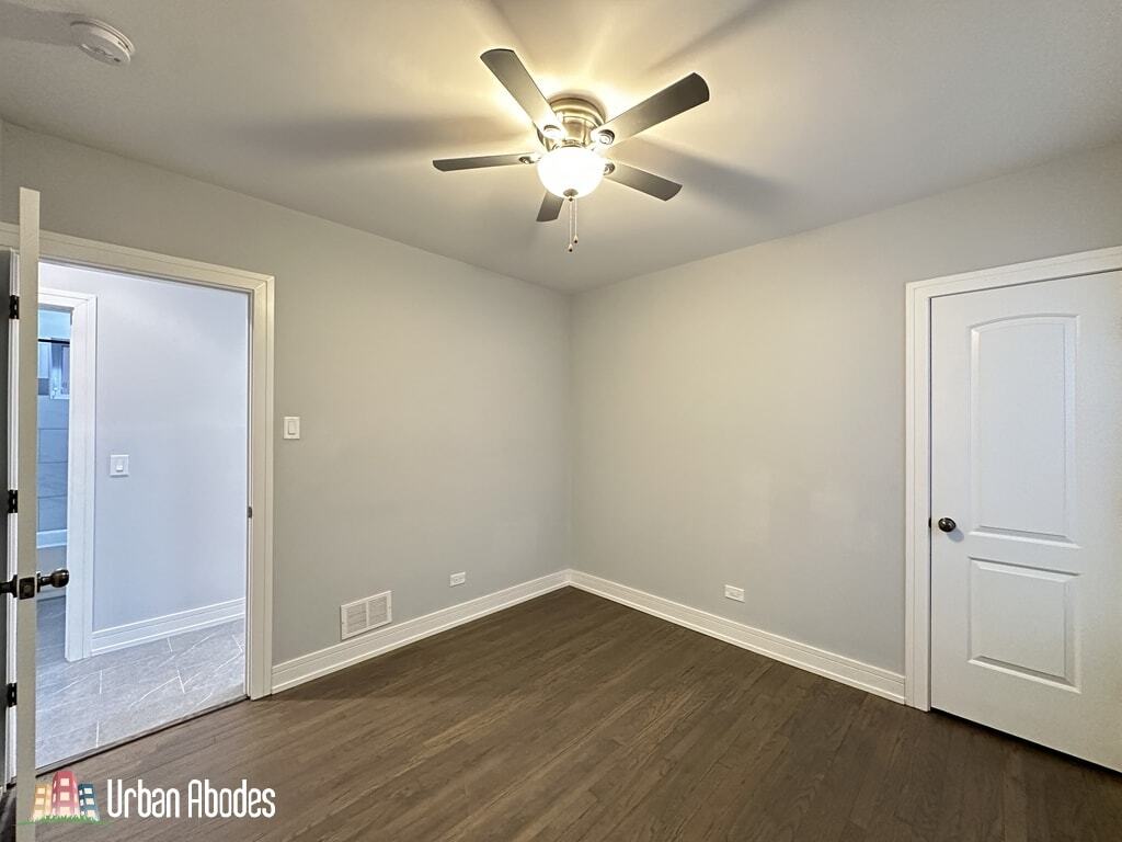 Building Photo - 5510 N Luna Ave