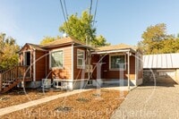 Building Photo - 1011 Waverly St