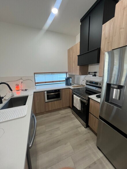 Building Photo - 1627 9th Ave N