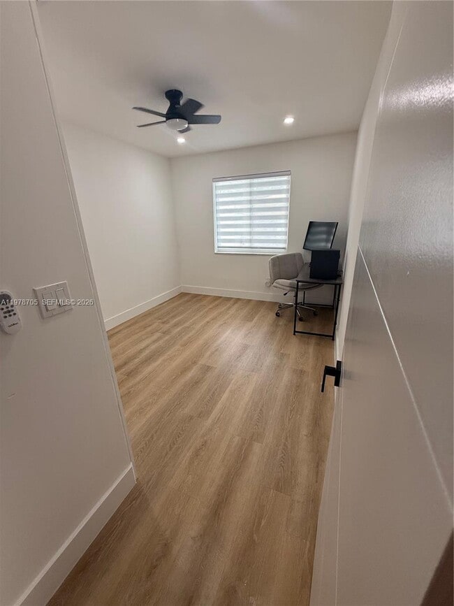 Building Photo - 15915 SW 103rd Pl