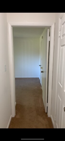 Building Photo - 1700 Ravens Crest Dr