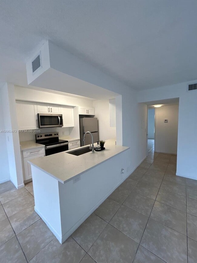 Building Photo - 815 Boynton Beach Blvd