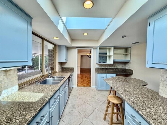 Building Photo - 3103 Cocos Rd