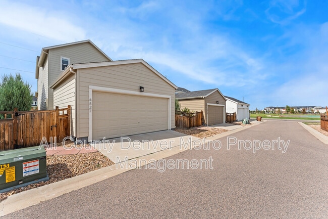 Building Photo - 4827 Mt Shavano St