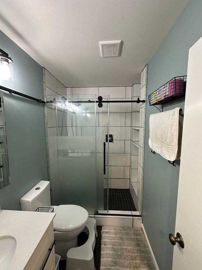 Building Photo - 7775 Camino Glorita