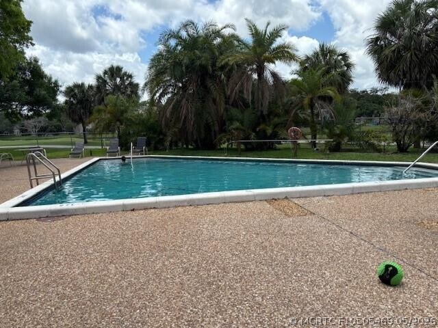 Building Photo - 1811 Sabal Palm Dr