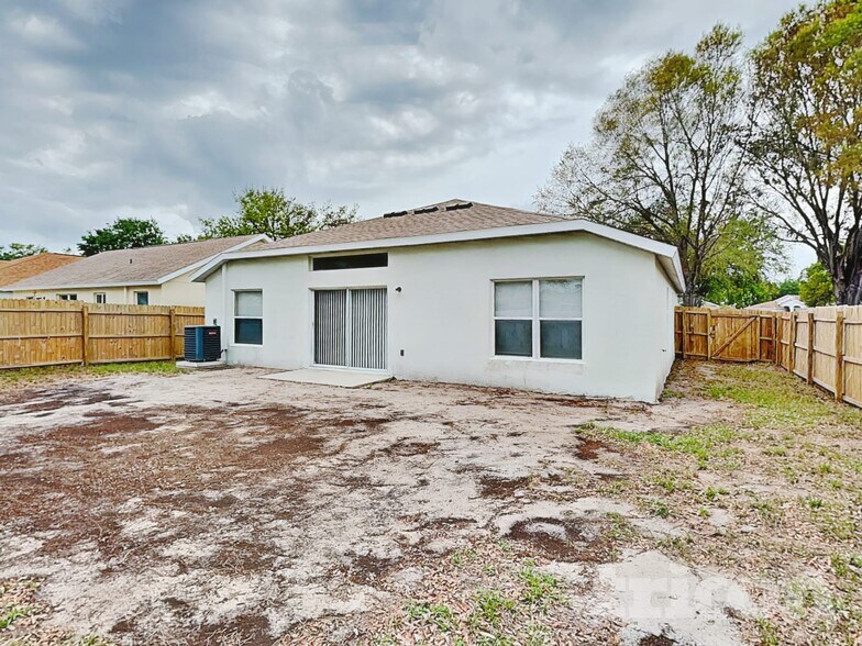 Building Photo - 12420 Tree Pointe Ct