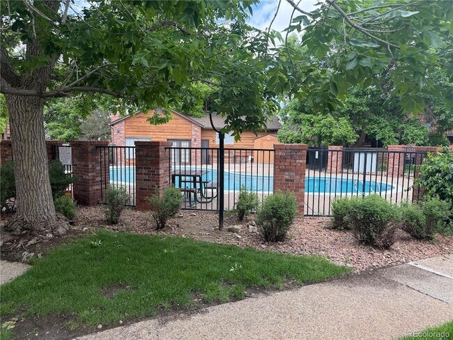 Building Photo - 2261 S Buckley Rd