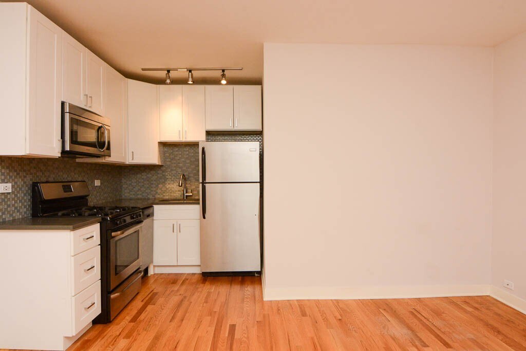 Building Photo - 2425 N Kedzie Blvd
