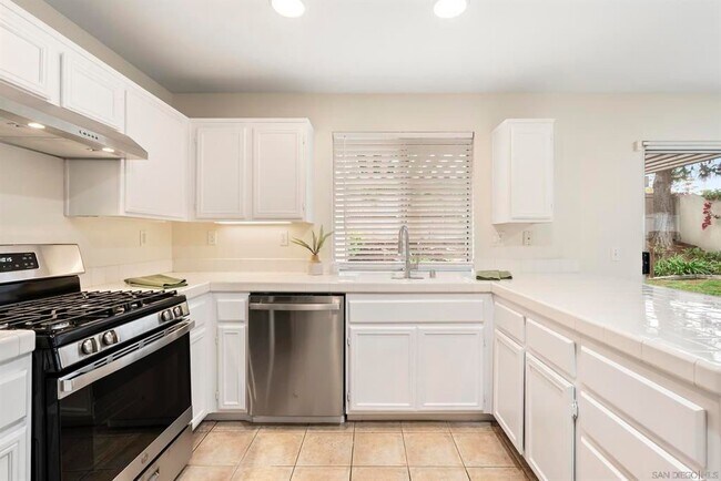 Building Photo - 1304 Thunder Springs Dr