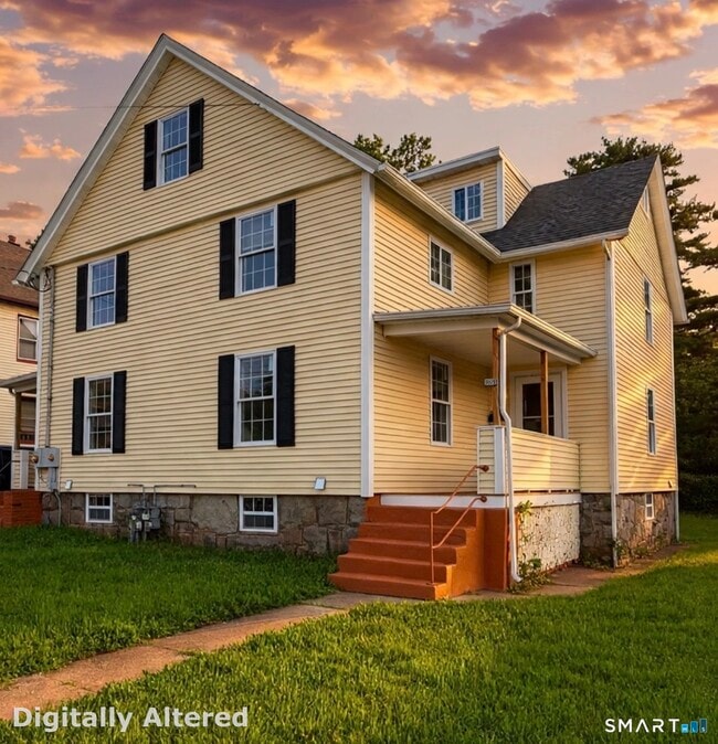 Building Photo - 105 Willetts Ave