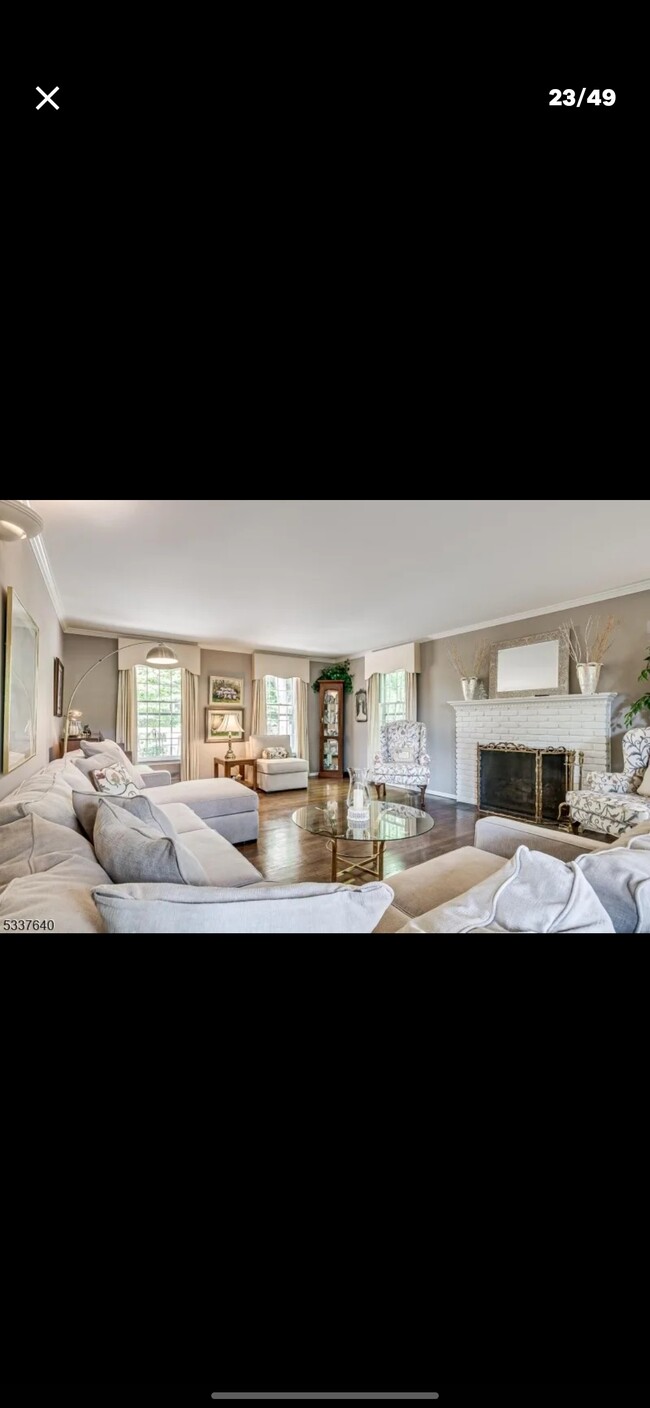 Building Photo - 6 Oak Grove Ln