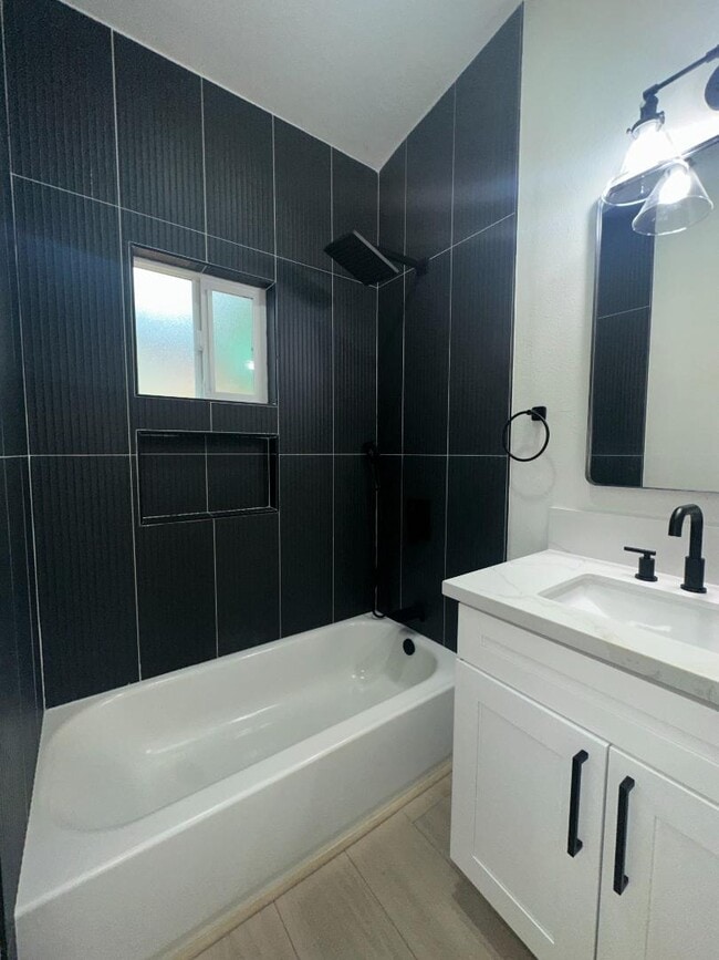 Building Photo - 6288 Broadmoor Dr