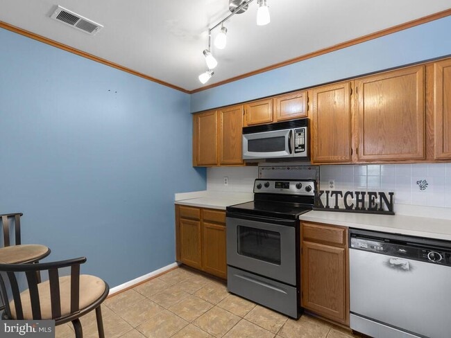 Building Photo - 8792 Grasmere Ct