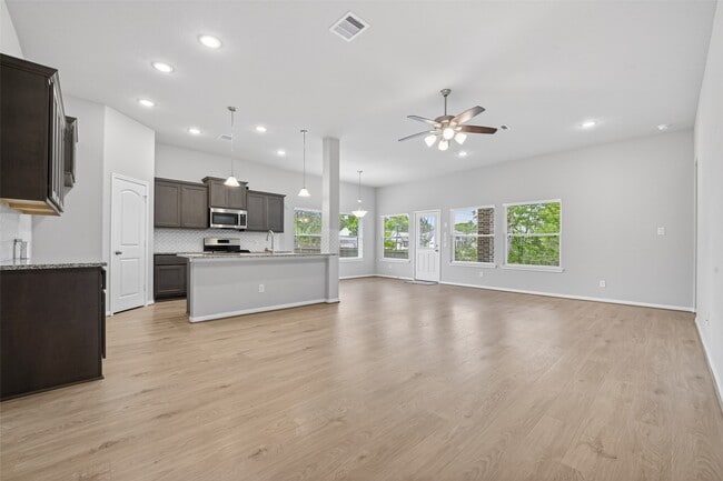 Building Photo - 18203 Samie Nell Ct