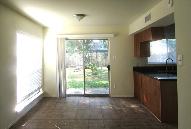 Building Photo - 16706 Running Quail Ct