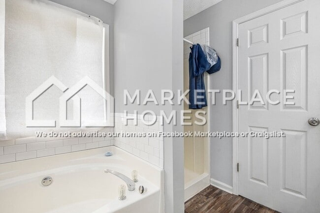 Building Photo - 117 Fawn Ln