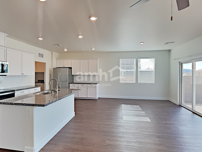 Building Photo - 1458 Garden Swing Ave