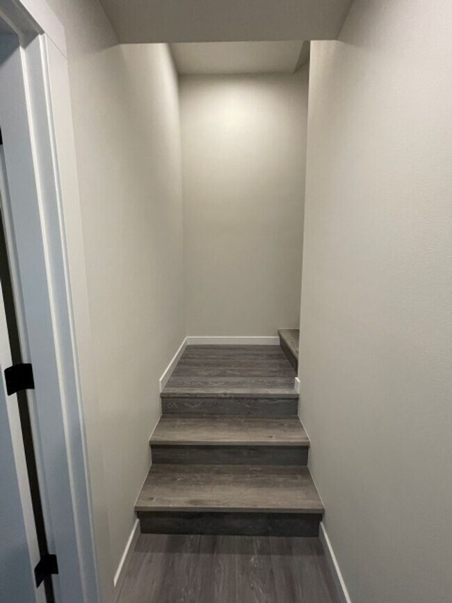 Building Photo - 4Bd/3.5Ba Snohomish Townhouse