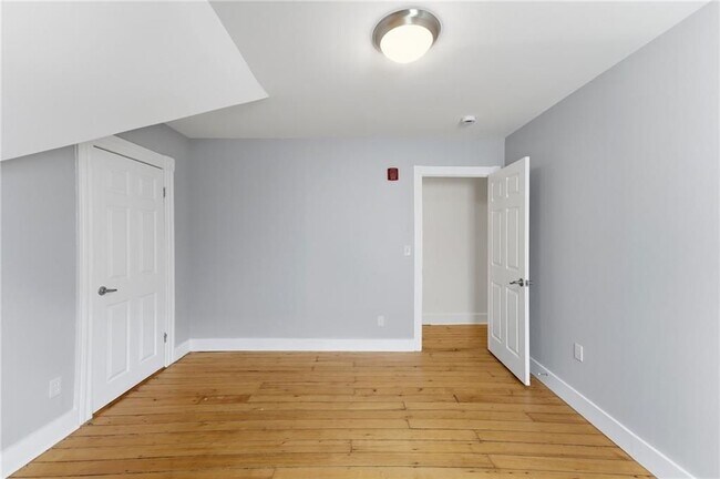 Building Photo - 132 S Angell St