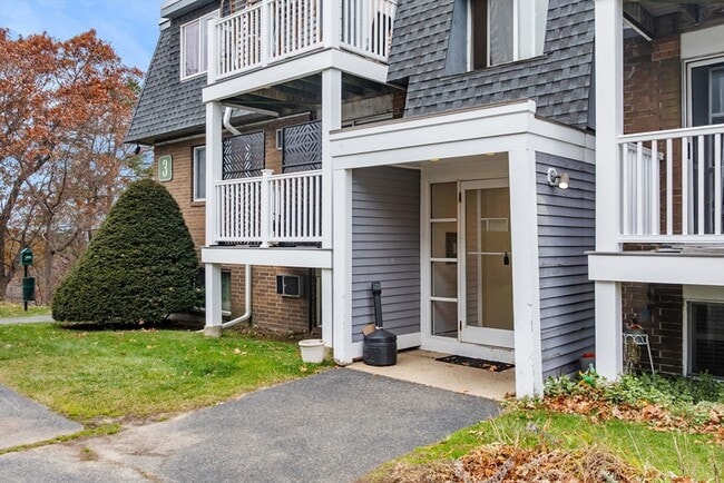 Building Photo - 145 Essex Ave