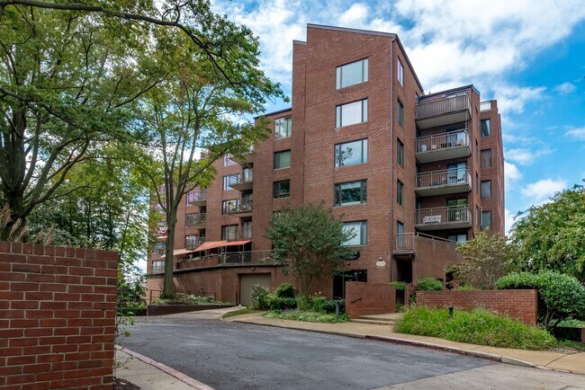 Building Photo - 100 Severn Ave