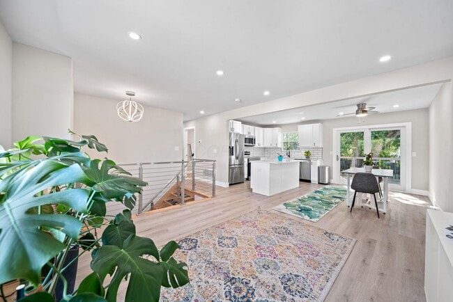 Building Photo - 299 Lombard Rd