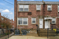 Building Photo - 1452 Hellerman St