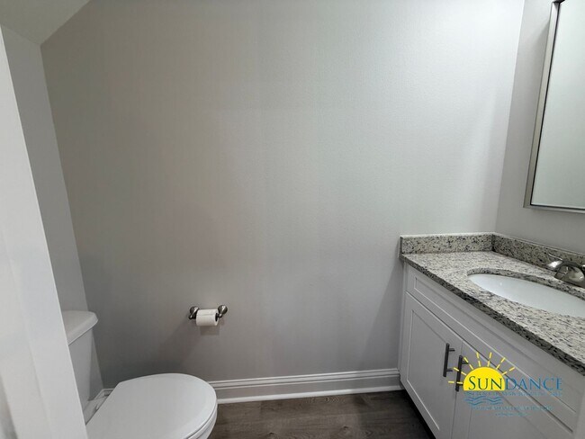 Building Photo - Brand-New 3 Bedroom Townhome in Fort Walton Beach!