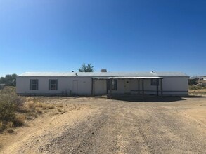 Building Photo - 3 bedroom 2 bathroom Single-wide available for rent in Farmington