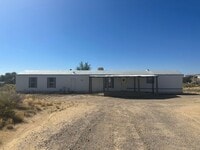 Building Photo - 3 bedroom 2 bathroom Single-wide available for rent in Farmington