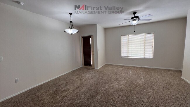 Building Photo - 2 Bedrooms, 2 Baths
