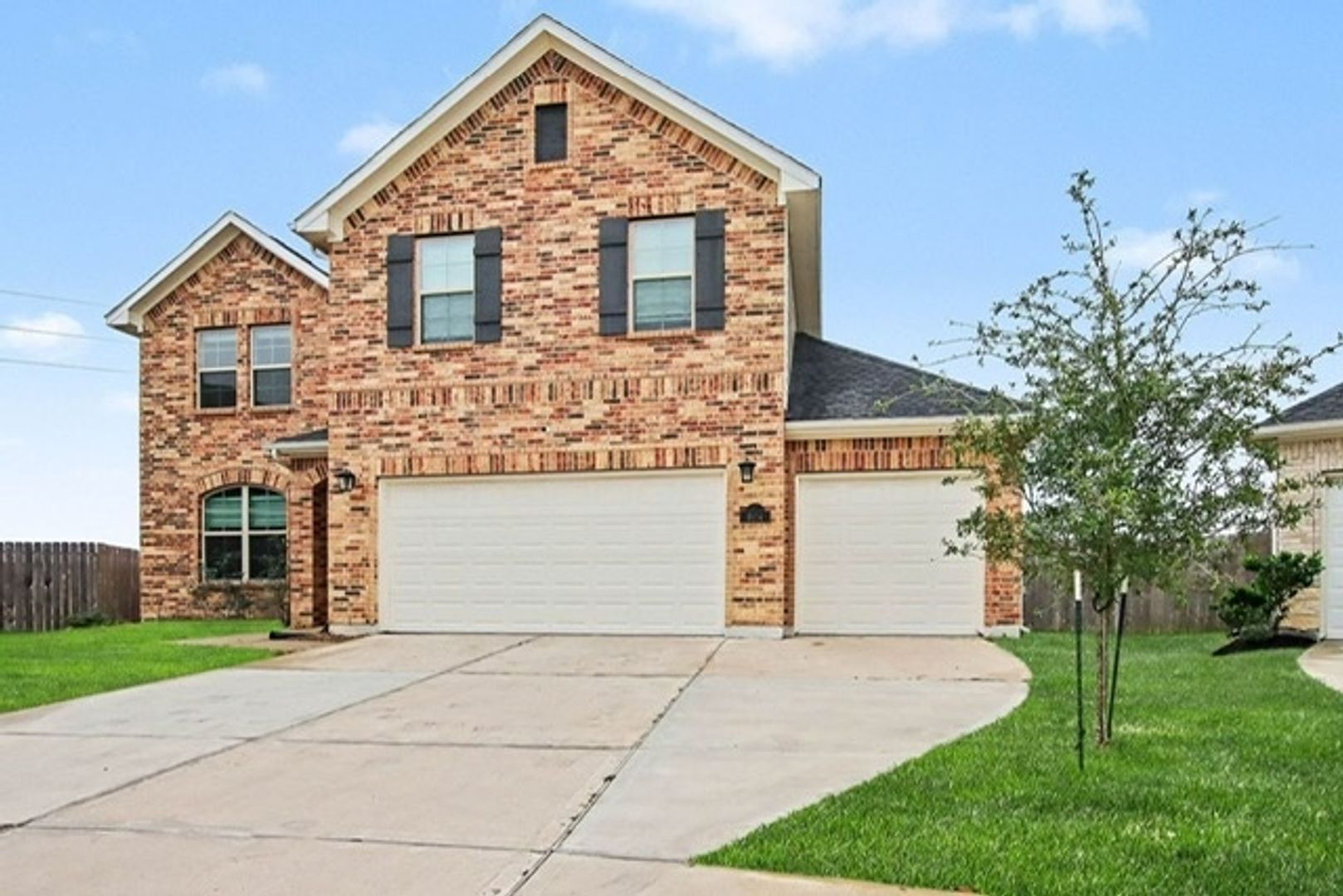 Building Photo - 8114 Royal Palm Ct